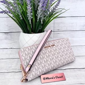 🦋Michael Kors Wallet